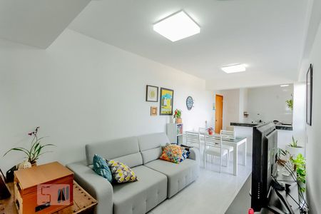 Apartamento para alugar com 66m², 2 quartos e 2 vagasSala