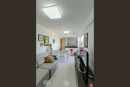 Apartamento para alugar com 66m², 2 quartos e 2 vagasSala