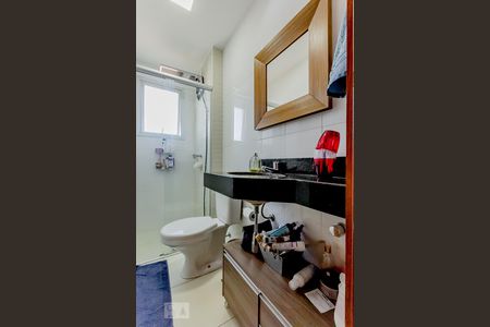 Apartamento para alugar com 66m², 2 quartos e 2 vagasBanheiro do quarto 1