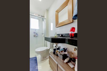 Apartamento para alugar com 66m², 2 quartos e 2 vagasBanheiro do quarto 1