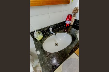 Apartamento para alugar com 66m², 2 quartos e 2 vagasBanheiro do quarto 1