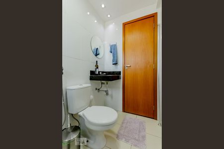 Apartamento para alugar com 66m², 2 quartos e 2 vagasBanheiro social