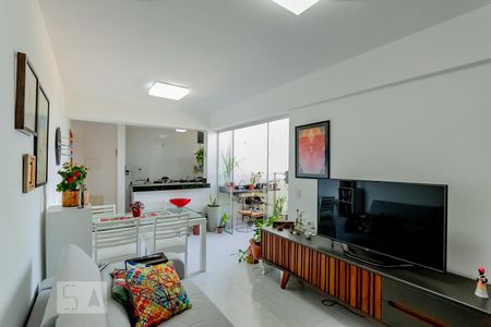 Apartamento para alugar com 66m², 2 quartos e 2 vagasSala