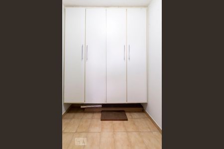 Apartamento à venda com 146m², 3 quartos e 2 vagas Apartamento à venda com 146m², 3 quartos e 2 vagasQuarto de Serviço