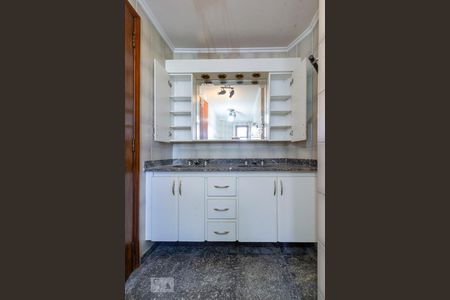 Apartamento à venda com 146m², 3 quartos e 2 vagas Apartamento à venda com 146m², 3 quartos e 2 vagasBanheiro Quarto 3 - Suíte