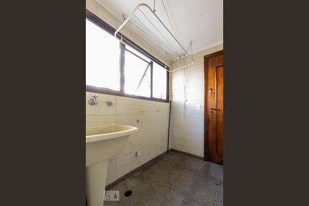 Apartamento à venda com 146m², 3 quartos e 2 vagas Apartamento à venda com 146m², 3 quartos e 2 vagasÁrea de Serviço