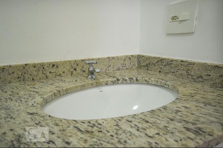 Apartamento para alugar com 68m², 2 quartos e 1 vaga Apartamento para alugar com 68m², 2 quartos e 1 vagaBanheiro