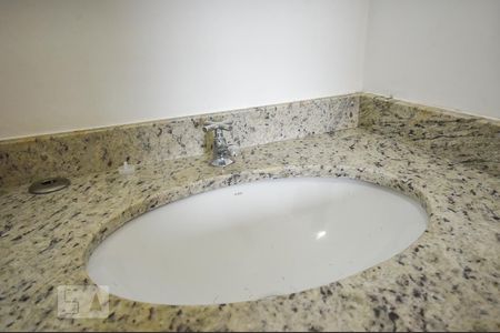 Apartamento para alugar com 68m², 2 quartos e 1 vaga Apartamento para alugar com 68m², 2 quartos e 1 vagaBanheiro da Suíte