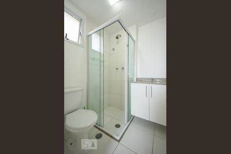 Apartamento para alugar com 68m², 2 quartos e 1 vaga Apartamento para alugar com 68m², 2 quartos e 1 vagaBanheiro da Suíte