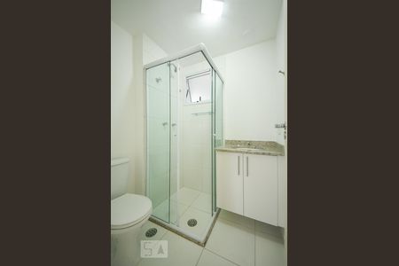 Apartamento para alugar com 68m², 2 quartos e 1 vaga Apartamento para alugar com 68m², 2 quartos e 1 vagaBanheiro