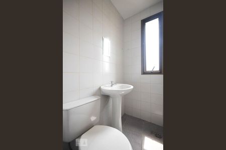 Apartamento à venda com 169m², 3 quartos e 3 vagas Apartamento à venda com 169m², 3 quartos e 3 vagasBanheiro de Serviço