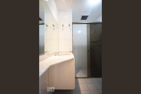 Banheiro Suíte 1 de apartamento à venda com 3 quartos, 169m² em Jardim Leonor, São Paulo