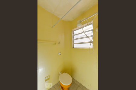 Banheiro de kitnet/studio para alugar com 1 quarto, 30m² em Perdizes, São Paulo