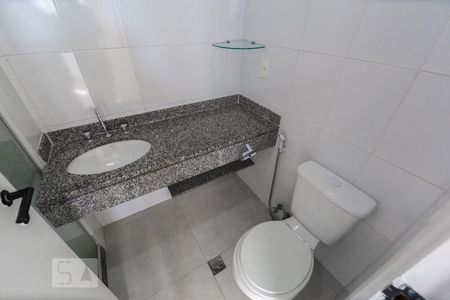 Banheiro social de apartamento à venda com 3 quartos, 160m² em Barra da Tijuca, Rio de Janeiro