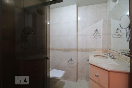 Banheiro suíte  de apartamento à venda com 3 quartos, 145m² em Centro, Belo Horizonte