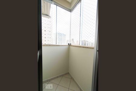 Apartamento à venda com 89m², 3 quartos e 1 vaga Apartamento à venda com 89m², 3 quartos e 1 vagaVaranda do Quarto 03