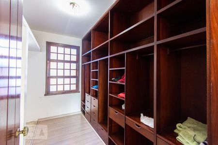 Casa para alugar com 441m², 5 quartos e 8 vagasQuarto 5