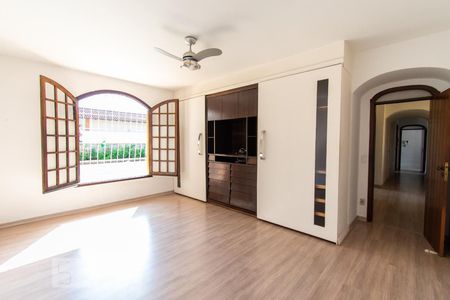 Casa para alugar com 441m², 5 quartos e 8 vagasQuarto 5