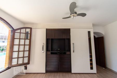 Casa para alugar com 441m², 5 quartos e 8 vagasQuarto 5