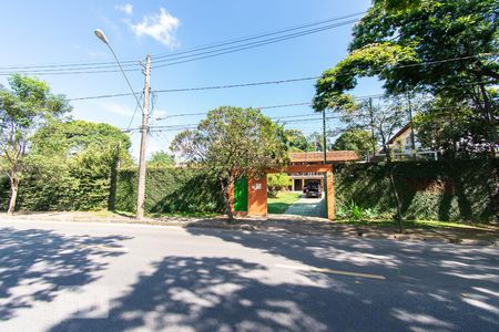 Casa para alugar com 441m², 5 quartos e 8 vagasFachada