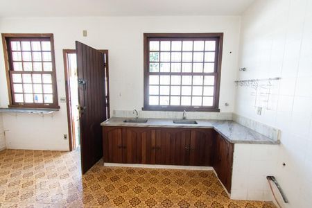 Casa para alugar com 441m², 5 quartos e 8 vagasCozinha