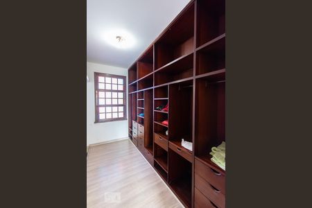 Casa para alugar com 441m², 5 quartos e 8 vagasQuarto 5