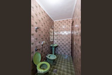 Casa para alugar com 441m², 5 quartos e 8 vagasBanheiro Social