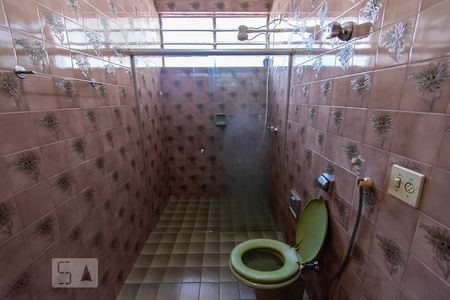 Casa para alugar com 441m², 5 quartos e 8 vagasBanheiro Social
