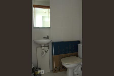 Banheiro de Serviço de apartamento à venda com 3 quartos, 122m² em Tamboré, Santana de Parnaíba