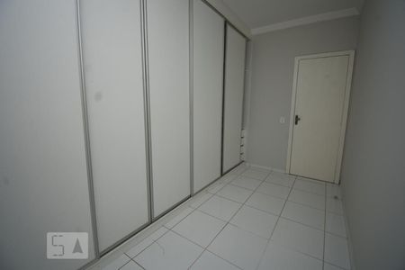 Quarto 1 de apartamento para alugar com 2 quartos, 44m² em Guará Ii, Brasília