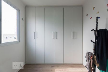 Apartamento à venda com 69m², 3 quartos e 2 vagasQuarto 2 (Armários)
