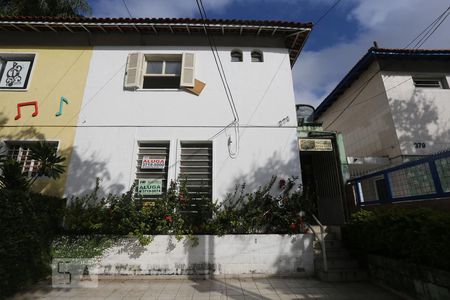 Casa para alugar com 205m², 3 quartos e 2 vagas Casa para alugar com 205m², 3 quartos e 2 vagasFachada