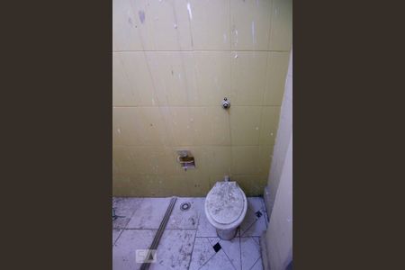 Casa para alugar com 200m², 2 quartos e 1 vaga Casa para alugar com 200m², 2 quartos e 1 vagaBanheiro