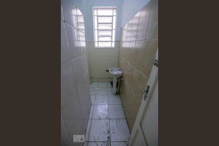 Casa para alugar com 200m², 2 quartos e 1 vaga Casa para alugar com 200m², 2 quartos e 1 vagaBanheiro