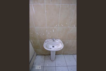 Casa para alugar com 200m², 2 quartos e 1 vaga Casa para alugar com 200m², 2 quartos e 1 vagaBanheiro