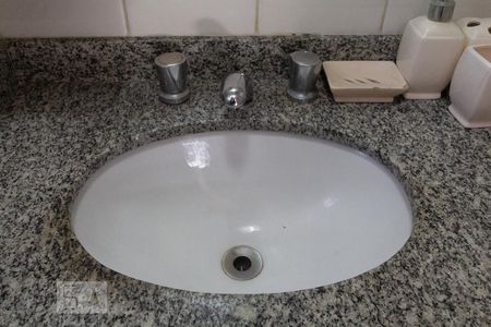 Apartamento para alugar com 70m², 2 quartos e 2 vagas Apartamento para alugar com 70m², 2 quartos e 2 vagasBanheiro da Suíte
