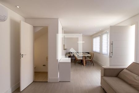 Sala de casa de condomínio para alugar com 3 quartos, 125m² em Barreirinha, Curitiba