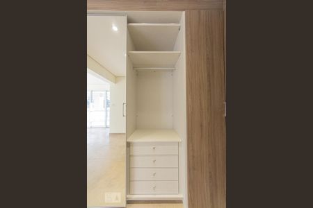 Apartamento para alugar com 146m², 3 quartos e 2 vagasSuíte 2 - Armários