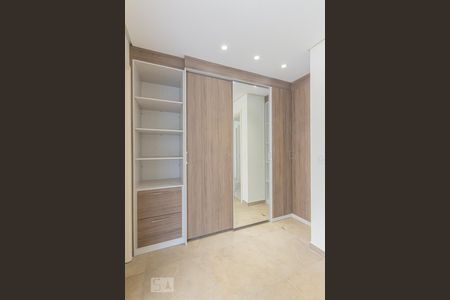 Apartamento para alugar com 146m², 3 quartos e 2 vagasSuíte 2 - Armários