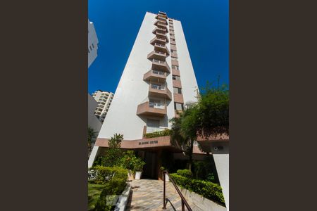 Apartamento à venda com 136m², 3 quartos e 2 vagasFachada