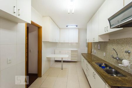 Apartamento à venda com 136m², 3 quartos e 2 vagasCozinha