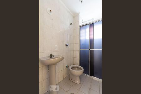 Banheiro Social de apartamento para alugar com 2 quartos, 52m² em Vila Mira, São Paulo