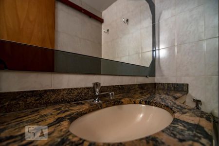 Apartamento à venda com 80m², 3 quartos e 2 vagasBanheiro da Suite