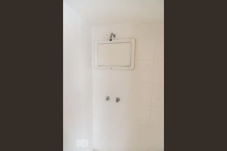 Banheiro de apartamento à venda com 2 quartos, 47m² em Protásio Alves, Porto Alegre