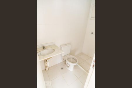 Banheiro de apartamento à venda com 2 quartos, 47m² em Protásio Alves, Porto Alegre