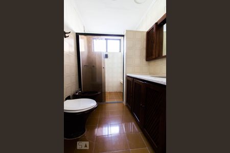 Banheiro de apartamento à venda com 3 quartos, 89m² em Cristal, Porto Alegre
