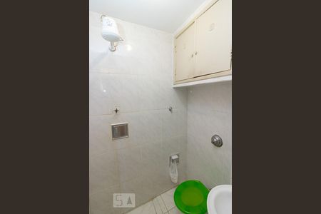 Apartamento para alugar com 60m², 2 quartos e sem vagaBanheiro de serviço