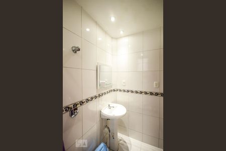 Banheiro de apartamento para alugar com 1 quarto, 55m² em Copacabana, Rio de Janeiro