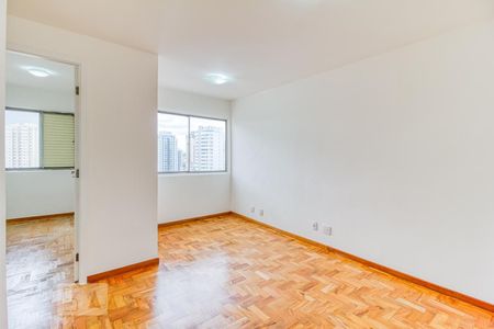 Sala de apartamento para alugar com 2 quartos, 70m² em Indianópolis, São Paulo