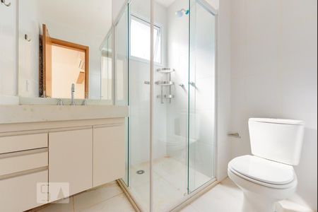 Banheiro de apartamento para alugar com 1 quarto, 62m² em Sumaré, São Paulo